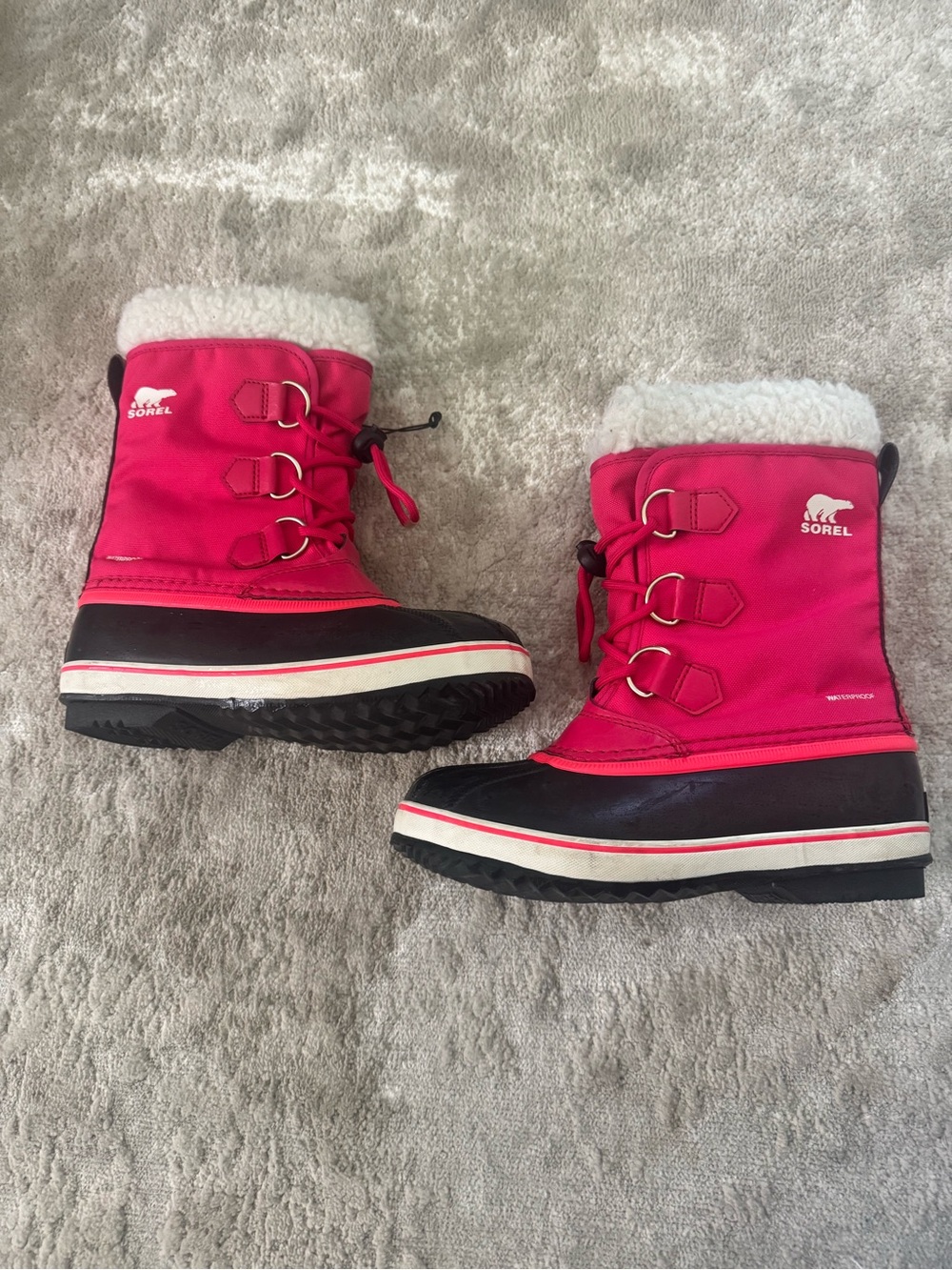 EUC- barely worn Sorel Hot Pink & Black Insulated Snow Boots with Sherpa Cuff